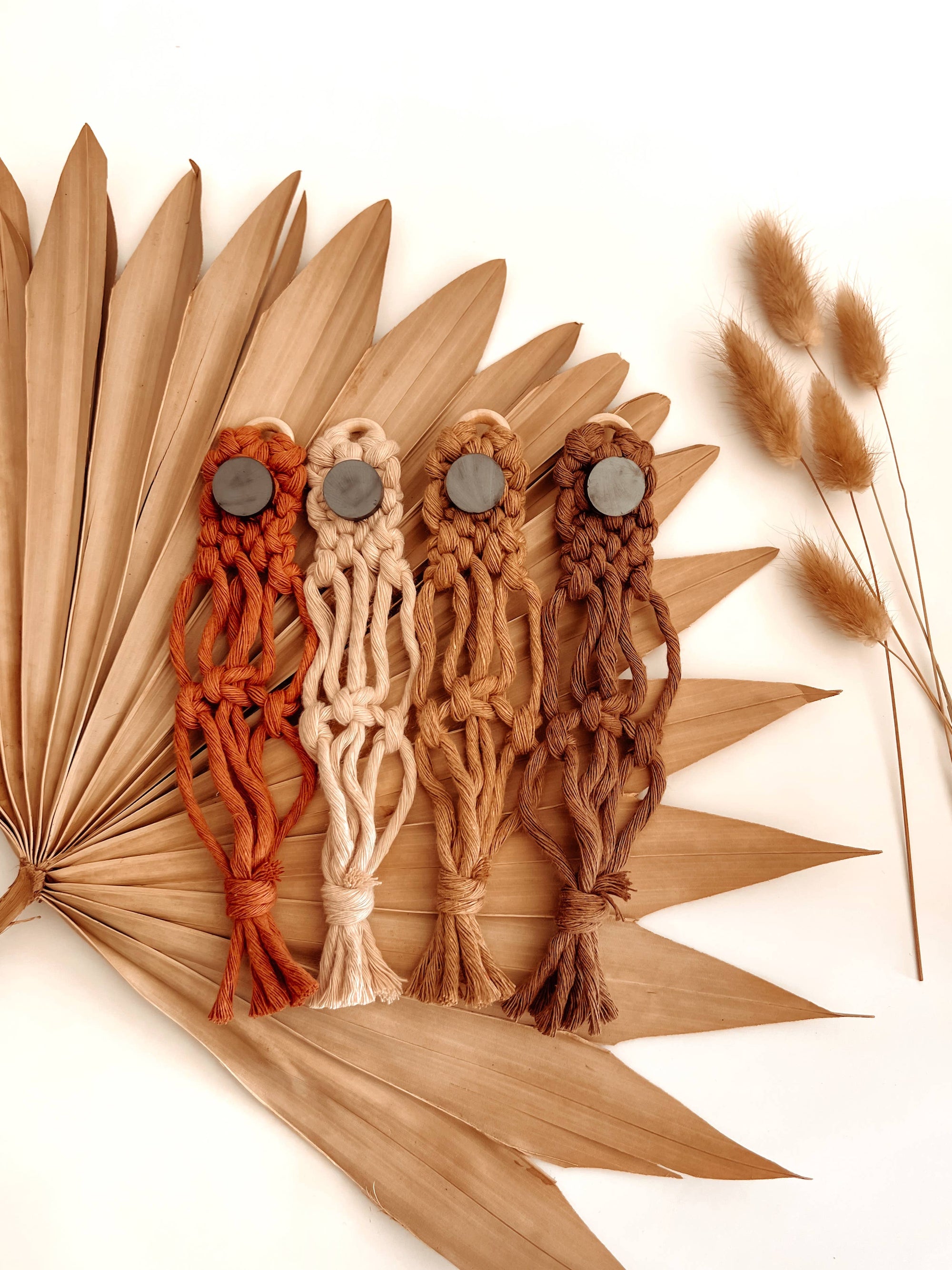 Macrame Polaroid Holder | Picture Hanging Magnet for Fridge