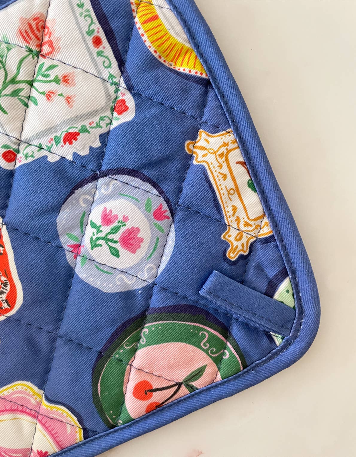 Dinner Plates Cotton Oven Mitt + Pot Holder Set