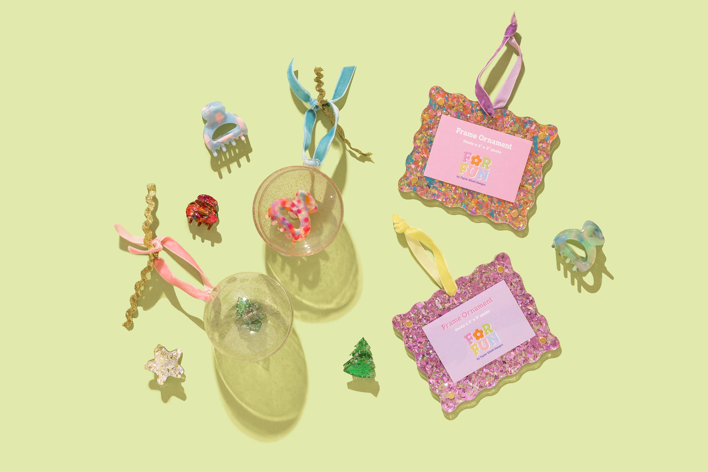 FOR FUN - Ornament w/4-Mini Claw Hair Clips-Christmas Themed